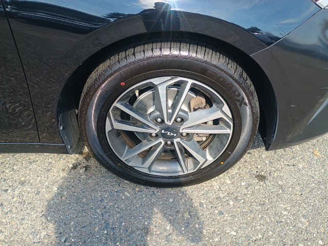 Used 2023 Kia Forte LXS w/ LXS Technology Package FWD image 10