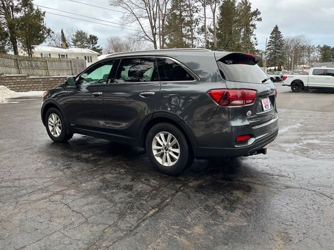 Used 2020 Kia Sorento LX w/ LX I4 Convenience Package image 4