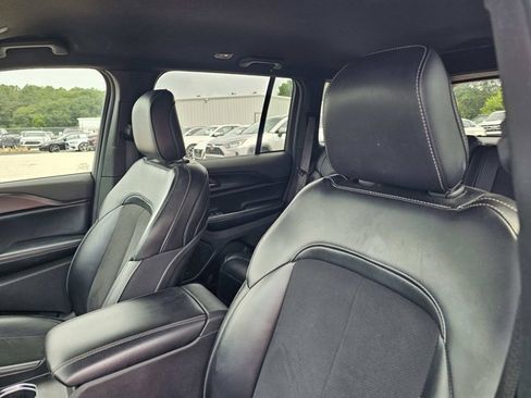 Used 2024 Jeep Grand Cherokee Altitude AWD/4WD image 17