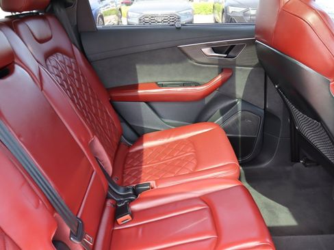 Used 2022 Audi SQ7 Prestige w/ Prestige Package AWD/4WD image 19