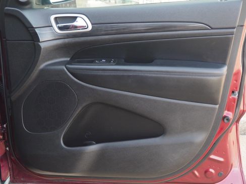 Used 2021 Jeep Grand Cherokee Laredo image 12