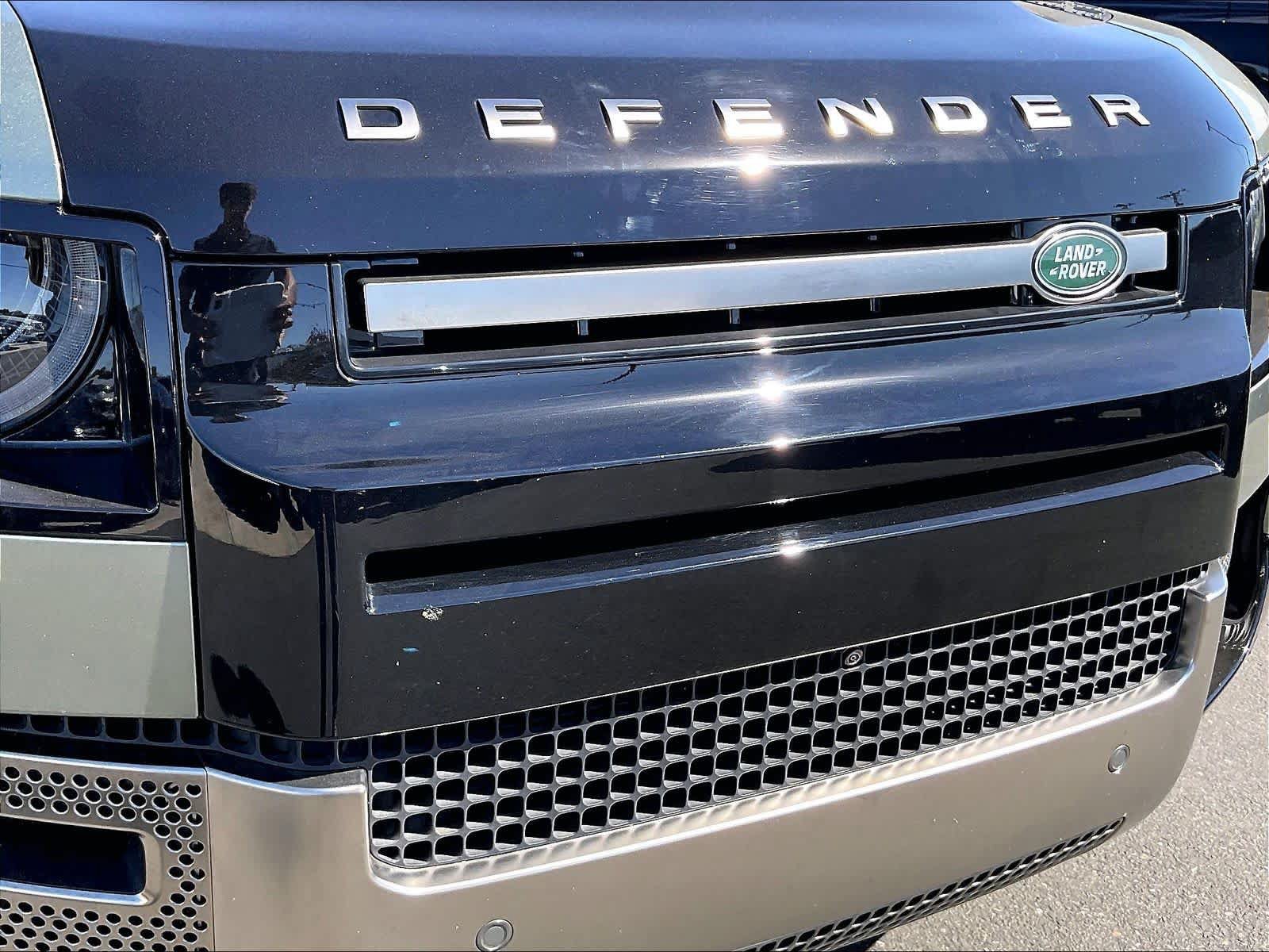 Used 2023 Land Rover Defender 90 X AWD/4WD image 32