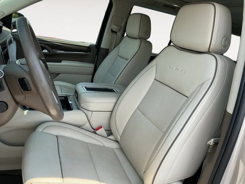 Used 2022 GMC Yukon Denali w/ Max Trailering Package AWD/4WD image 9