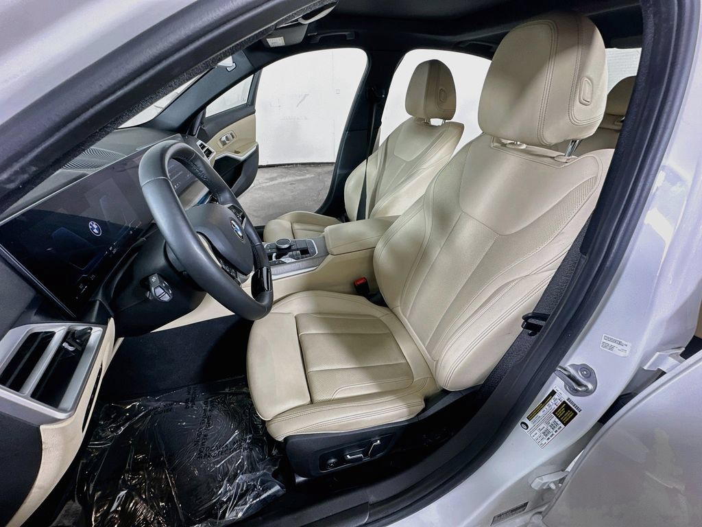 Used 2025 BMW 330i Sedan RWD image 17