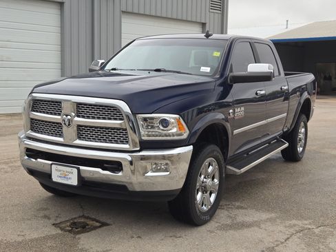 Used 2018 RAM 2500 Laramie w/ Cold Weather Group AWD/4WD image 7