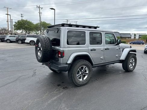 Used 2019 Jeep Wrangler Unlimited Sahara w/ Cold Weather Group AWD/4WD image 7