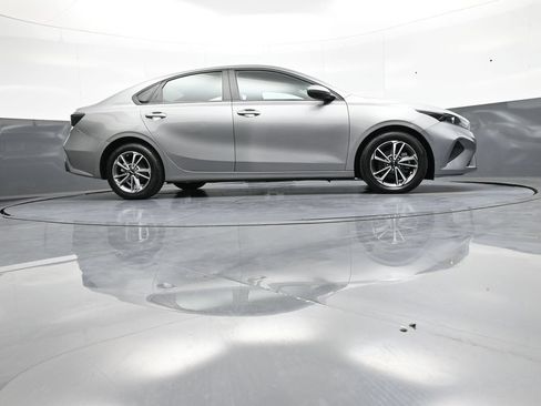 Used 2022 Kia Forte LXS w/ LXS Technology Package FWD image 27