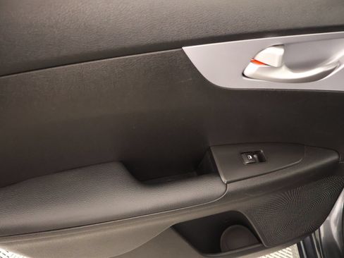 Used 2024 Kia Forte LXS w/ LXS Technology Package FWD image 15