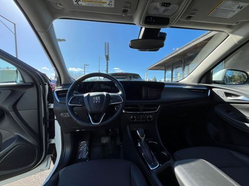 Used 2025 Buick Encore GX Preferred AWD/4WD image 34