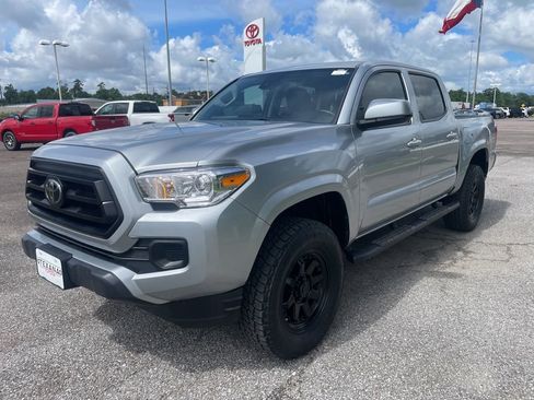 Used 2023 Toyota Tacoma SR AWD/4WD image 4