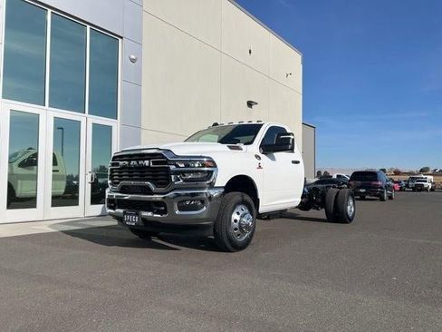 New 2026 RAM 3500 Tradesman w/ Chrome Appearance Group image 17
