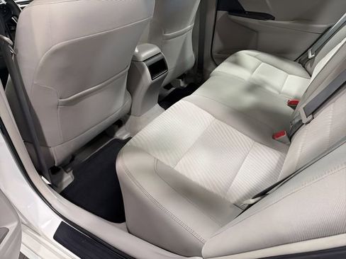 Used 2015 Toyota Camry LE image 28