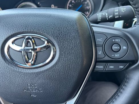 Used 2024 Toyota Venza XLE AWD/4WD image 30