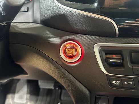 Used 2022 Honda Pilot TrailSport image 40