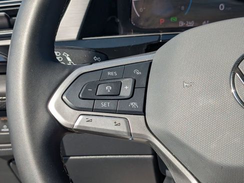 Used 2025 Volkswagen Atlas Cross Sport SE image 27