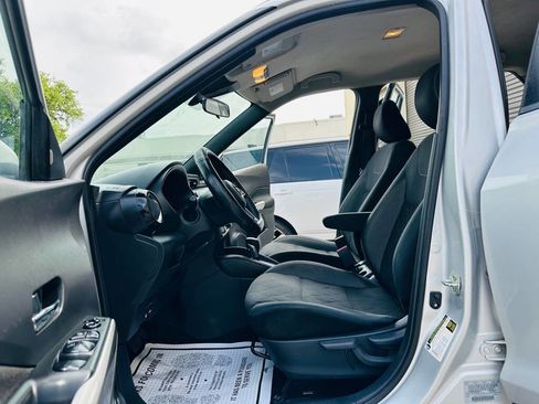 Used 2020 Nissan Kicks SV image 13