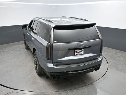 Used 2025 Cadillac Escalade V image 52