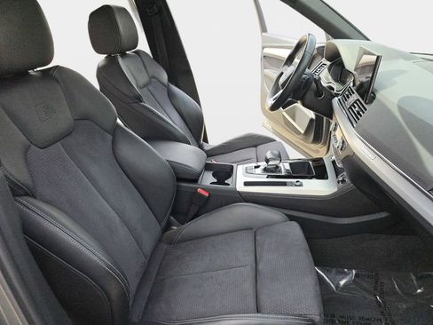 Used 2023 Audi Q5 e Premium Plus w/ Premium Plus Package AWD/4WD image 12