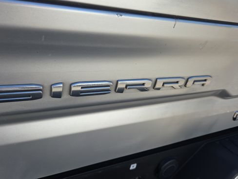 Used 2021 GMC Sierra 1500 Elevation w/ X31 Off-Road Package AWD/4WD image 32