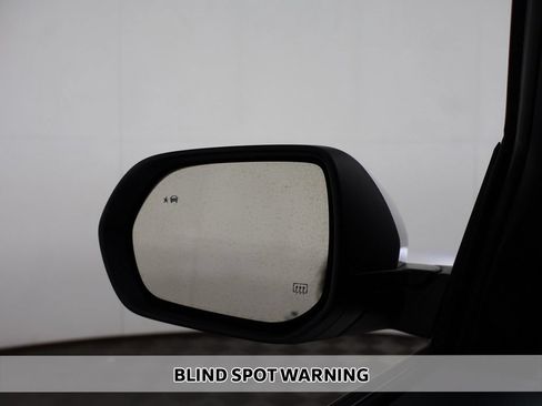 Used 2025 Chevrolet Equinox LT AWD/4WD image 4