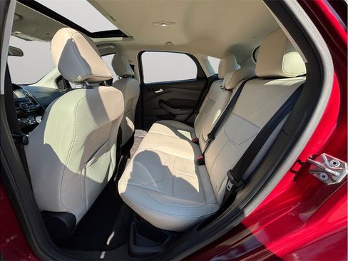 Used 2017 Ford Focus Titanium image 33