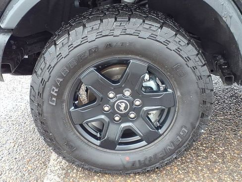 Used 2024 Ford Bronco Black Diamond image 9