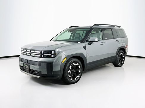 Used 2025 Hyundai Santa Fe SEL image 3