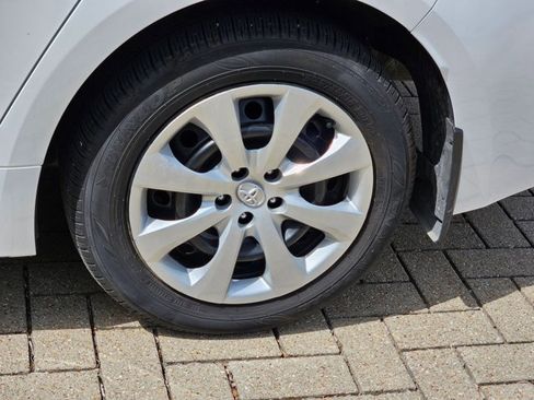 Used 2024 Toyota Corolla LE image 10