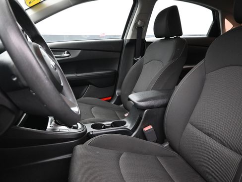 Used 2020 Kia Forte LXS FWD image 11