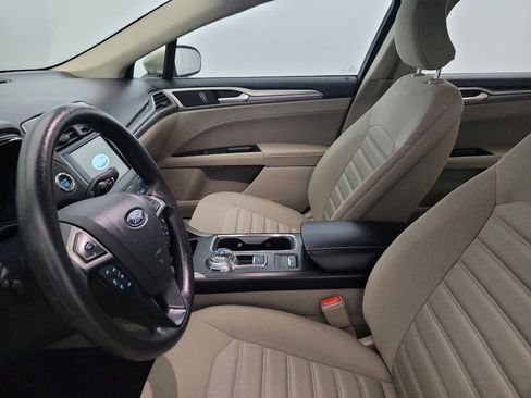 Used 2019 Ford Fusion SE FWD image 17