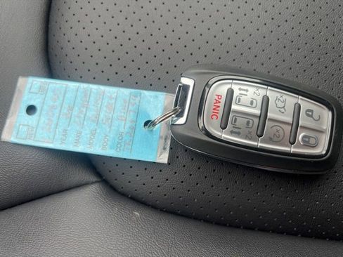 New 2026 Chrysler Pacifica Select image 37