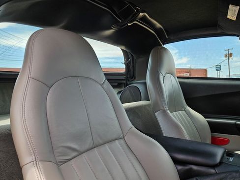 Used 2001 Chevrolet Corvette Coupe RWD image 15