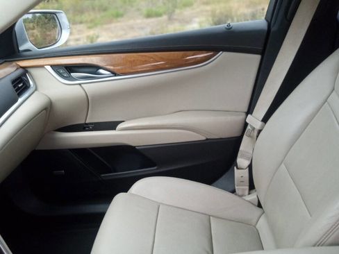 Used 2018 Cadillac XTS Luxury image 12