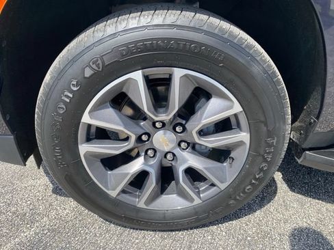 Used 2022 Chevrolet Tahoe LT w/ Luxury Package AWD/4WD image 12