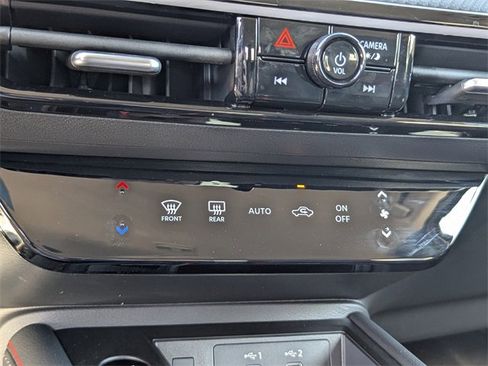 Certified 2025 Nissan Kicks SR image 33