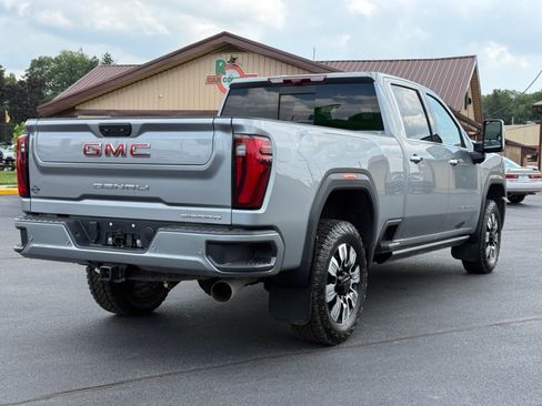 Used 2025 GMC Sierra 3500 Denali w/ Technology Package AWD/4WD image 8
