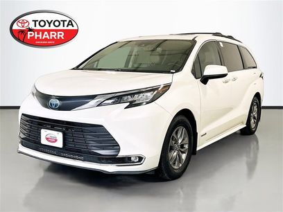 Used 2021 Toyota Sienna XLE