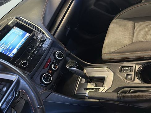 Used 2021 Subaru Crosstrek 2.0i Premium w/ Moonroof Package image 21