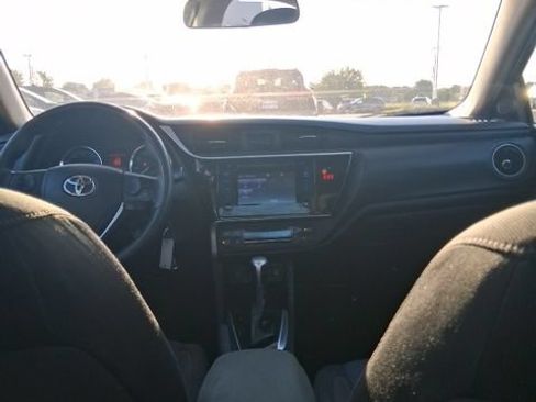 Used 2019 Toyota Corolla LE FWD image 25