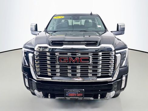 Used 2024 GMC Sierra 3500 Denali w/ Denali Reserve Package image 2