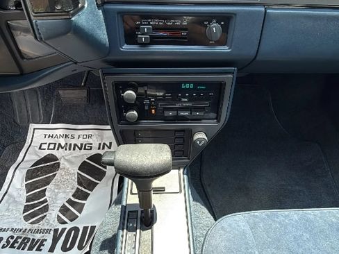 Used 1991 Oldsmobile Cutlass Calais Sedan FWD image 19