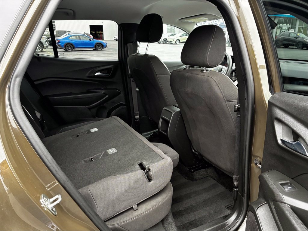 Used 2024 Chevrolet Trax LS w/ LS Convenience Package FWD image 25