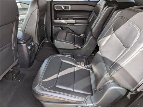 Used 2021 Ford Explorer XLT w/ Equipment Group 202A image 18