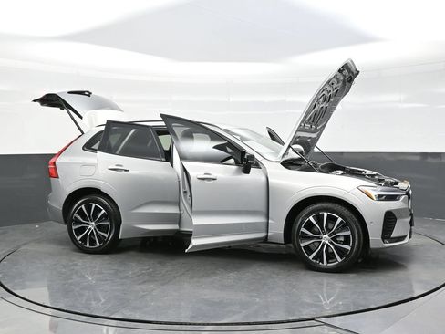 Used 2023 Volvo XC60 B5 Plus w/ Climate Package AWD/4WD image 41