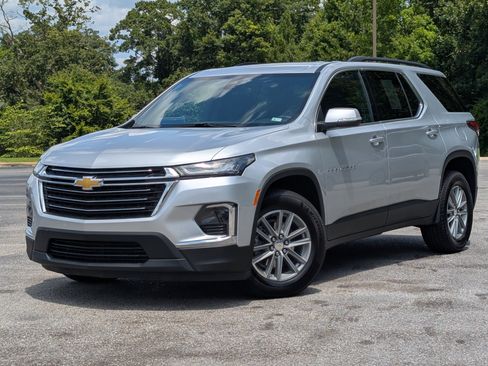 Used 2022 Chevrolet Traverse LT FWD image 4