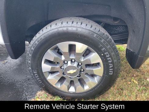 Used 2023 Chevrolet Silverado 2500 Custom w/ Custom Convenience Package image 11