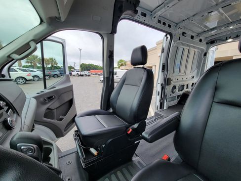 Used 2025 Ford Transit 250 148 Medium Roof RWD image 32