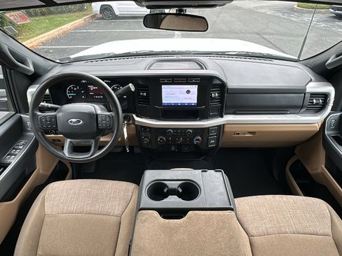 Used 2024 Ford F250 XLT image 29