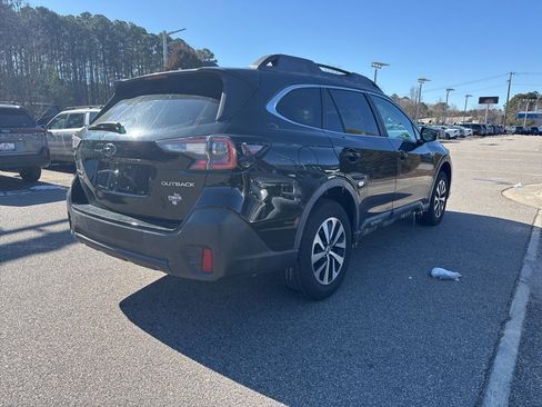 Used 2020 Subaru Outback Premium image 5