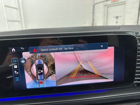 Used 2026 Mercedes-Benz GLS 450 4MATIC image 17